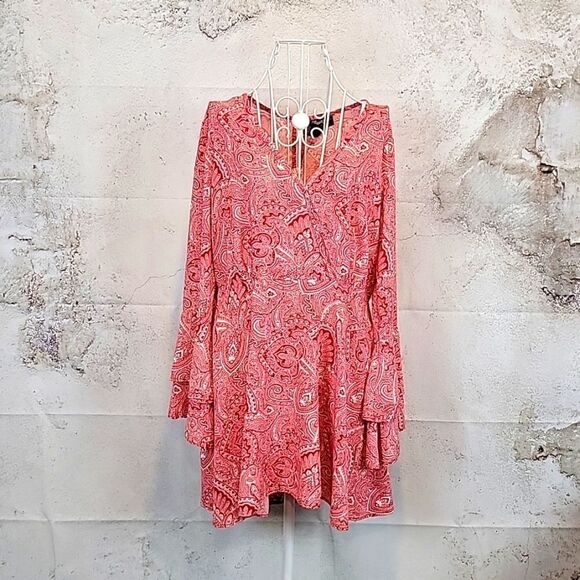 Wrangler Dresses & Skirts - Wrangler Retro paisley print mini dress - red & white Women's Size M
